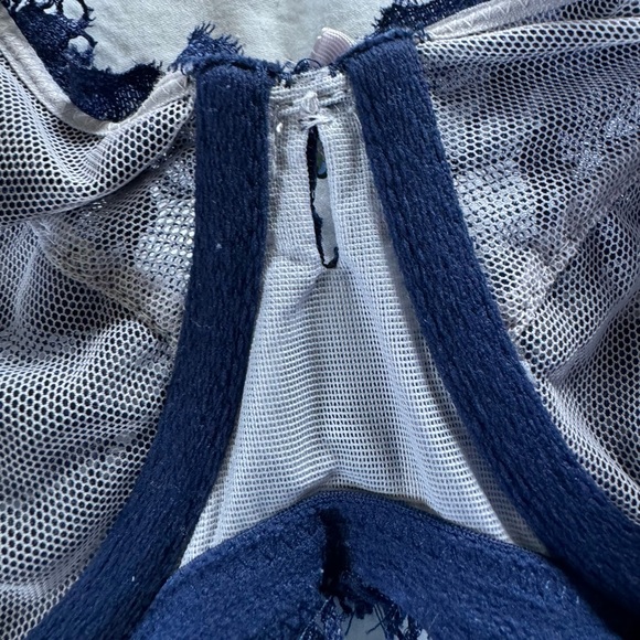 Victoria’s Secret Lace Bra SZ 38DD - Picture 6 of 10